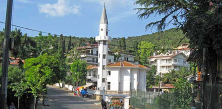 Büyükada'da yeni camiye gerek yok