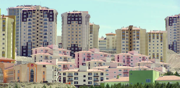 TOKİ evleri büyütüyor