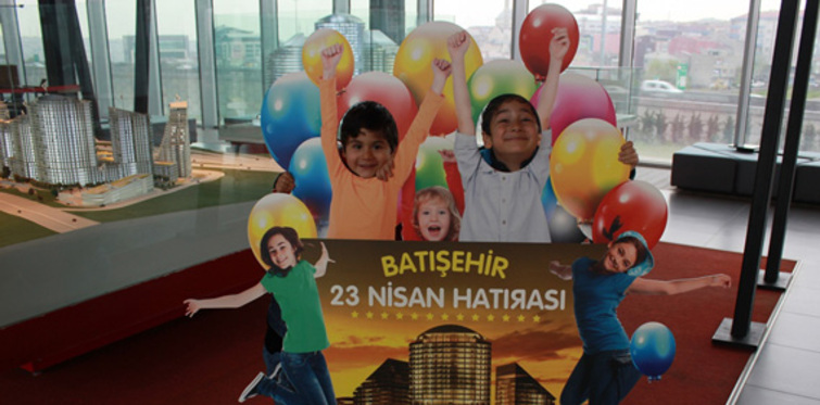 Çocuklar 23 Nisan coşkusunu Batışehir’de yaşadılar