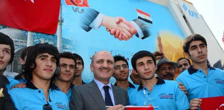 Mısır’a 2 milyon dolar ve 150 çöp kamyonu desteği