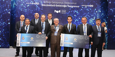 Akçansa bayilerini ödüllendirdi