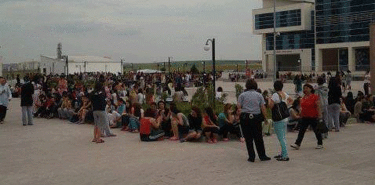 Deprem nedeniyle yurtlar tahliye edildi