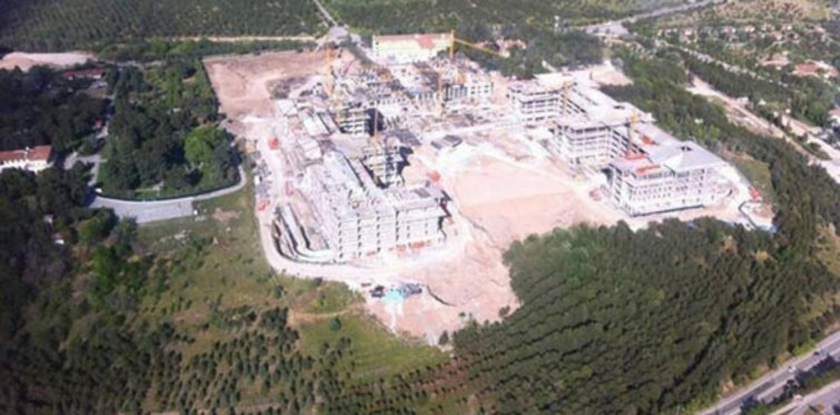 Başkanlık hizmet binasında hukuk savaşı