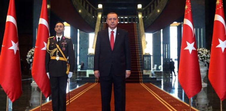 Alman Dergisi'nden Ak Saray haberi