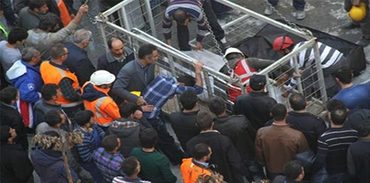 Asansör raydan 32. katta çıktı