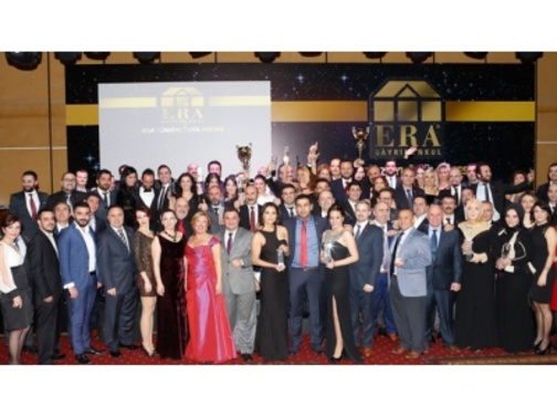 ERA TÜRKİYE CANNES’DE KIRMIZI HALIDA