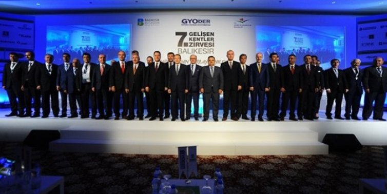 Babacan’dan ‘yatırımcıya gölge etmeyelim’ çağrısı
