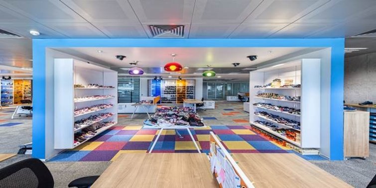 Renklerin rehberliğinde tasarlanan ofis