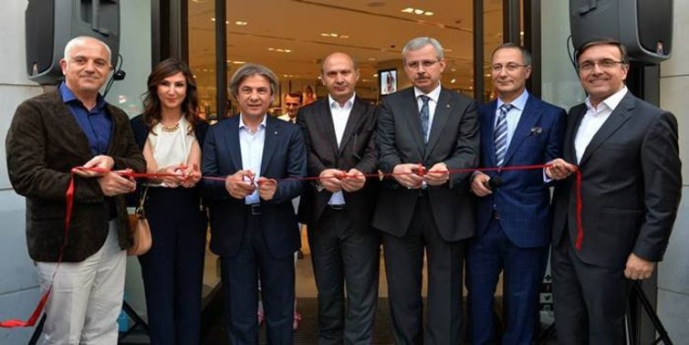 Vakıf Gökçek Han binası İstiklal Caddesi üzerinde açıldı