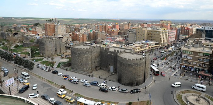 TOKİ Diyarbakır’a 1391 konut yaptıracak