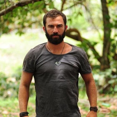 Survivor Turabi ev aldı 