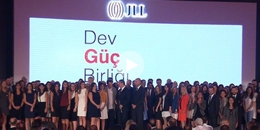JLL 'dev güç birliğini' kutladı