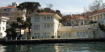 Erbakan'ın yalısı kaç liraya satılığa çıkarıldı?