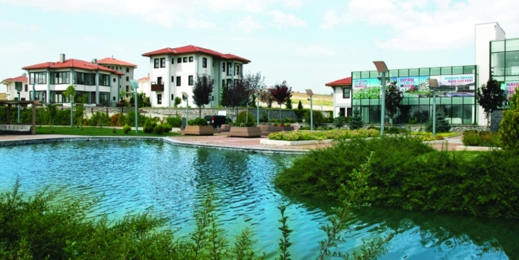 Golfkent birinci etabının son daireleri müzayedeyle satılıyor