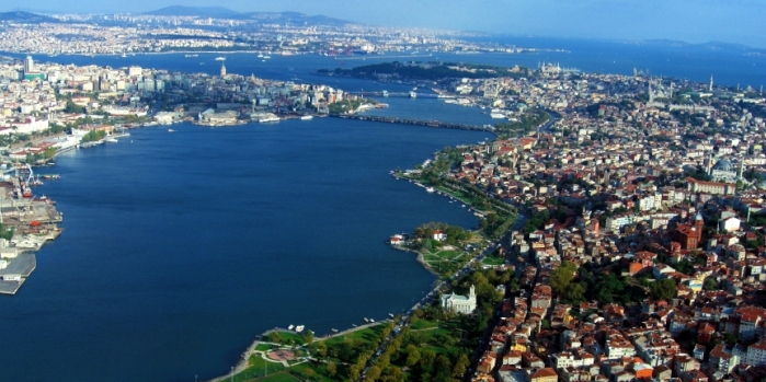 İstanbul'un silüeti gitti gider