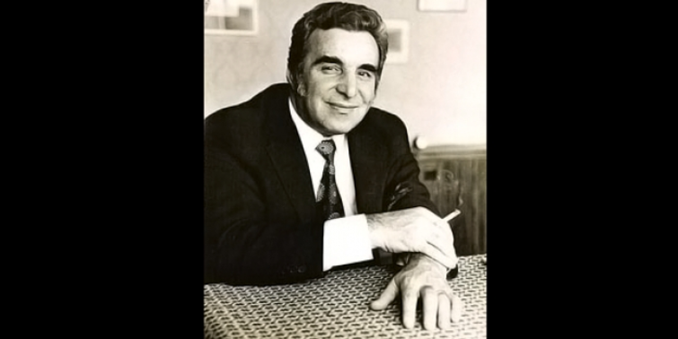 Vedat Dalokay kimdir?