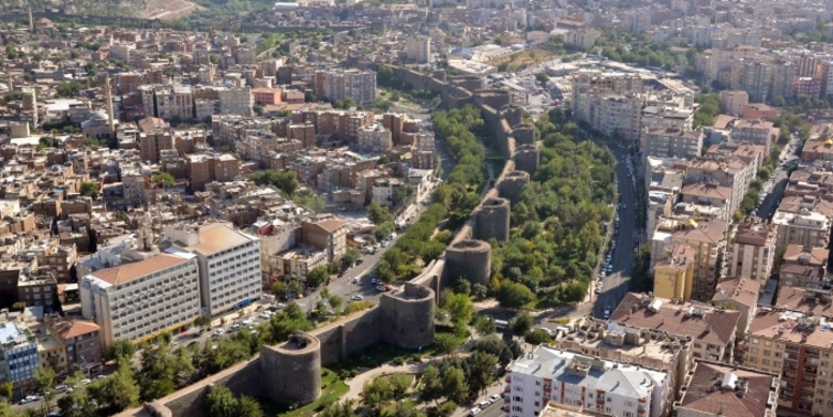 Başbakan Davutoğlu'ndan Sur açıklaması