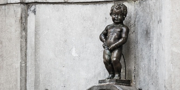 Brüksel'in Manneken Pis heykeli