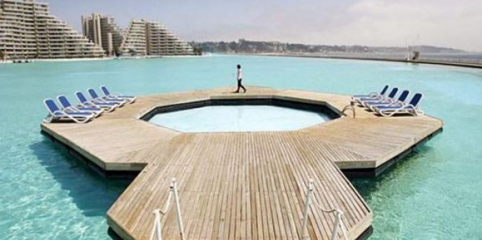 Dünyanın en büyük yüzme havuzu