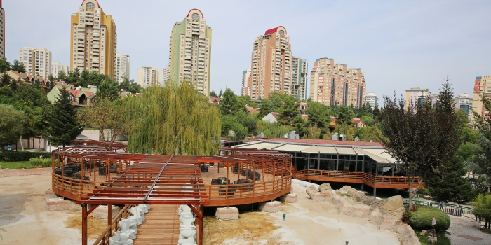 Başakşehir'in büyük park yatırımı hizmete açıldı