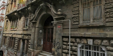 İstanbul'un ilk apartmanlarından tarihi Valpreda Apartmanı