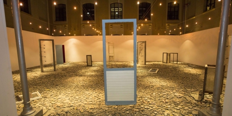 Galeri KHAS'da Evi Yeniden Kurmak sergisi açıldı