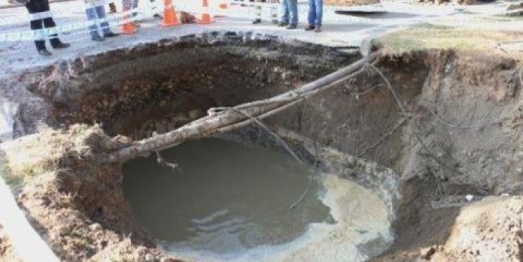 Ordu’da kanalizasyon hattı çöktü
