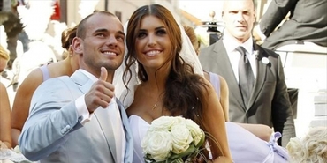 Sneijder'in eşi evini sattı 