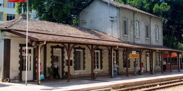 Tarihi Karşıyaka Tren İstasyonu kiraya veriliyor