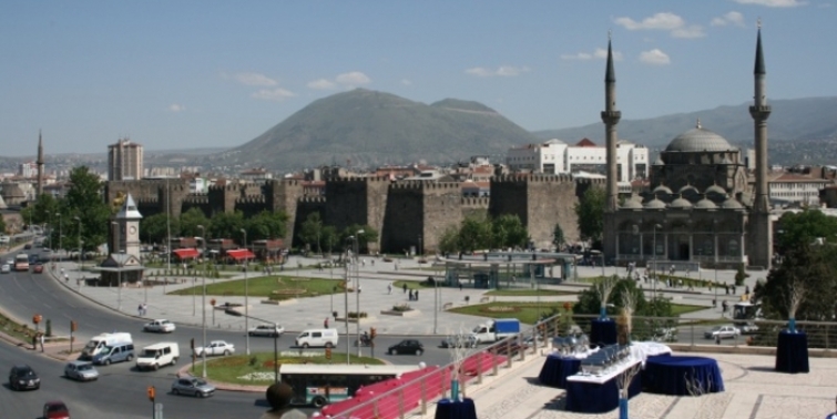 Melikgazi Belediyesi 9 taşınmazını kiraya verdi