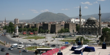 Melikgazi Belediyesi 9 taşınmazını kiraya verdi