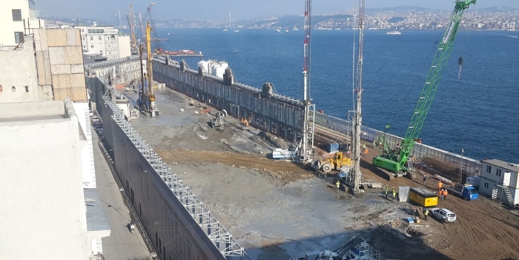 Galataport'ta tescilli binaların yıkımı tartışması büyüyor