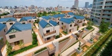 Tokyo'da market çatısına köy kuruldu