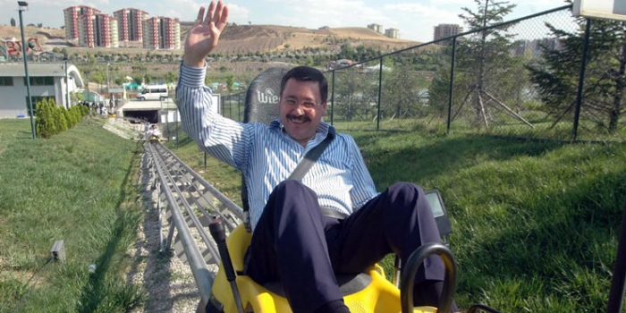 Bir devir kapandı: Melih Gökçek istifa etti