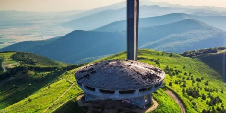 Bulgaristan'ın sembolü Buzludzha Anıtı restore edilmeyi bekliyor