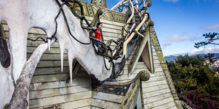 Çılgınlığın sınırlarını zorlayan bir yapı: Crazy House 