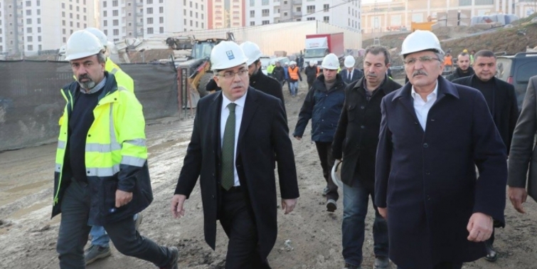TOKİ Başkanı: Sektöre güzümüz gibi bakmalıyız