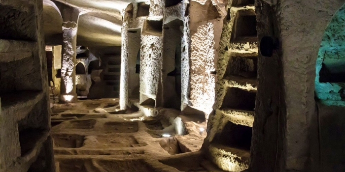Napoli'nin yeraltı kenti 2400 yıllık bir tarihe sahip