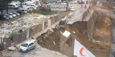 Ümraniye'de istinat duvarı çöktü