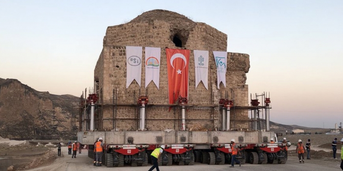 Hasankeyf'teki Artuklu Hamamı'nın taşınma işlemi başladı