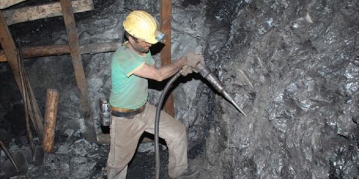 Afrika'da madenci maaşı bin 200 dolar