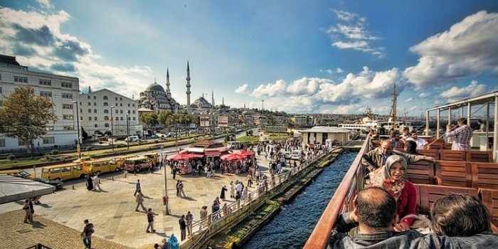 İstanbul'a, Roma modeli dönüşüm