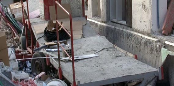 İzmir'de yaşanan asansör kazasında 4 işçi yaralandı