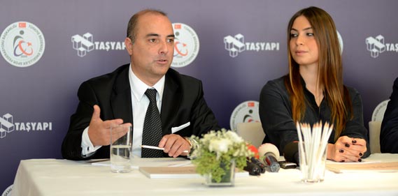 Taş Yapı Yönetim Kurulu Üyesi Ece Turanlı ve Türkiye Bedensel Engelliler Spor Federasyonu Başkanı Demirhan Şerefhan Taş Yapı Yönetim Kurulu Üyesi Ece Turanlı ve Türkiye Bedensel Engelliler Spor Federasyonu Başkanı Demirhan Şerefhan