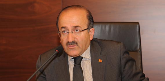 Trabzon Büyükşehir Belediye Başkanı Dr. Orhan Fevzi Gümrükçüoğlu Trabzon Büyükşehir Belediye Başkanı Dr. Orhan Fevzi Gümrükçüoğlu