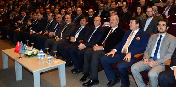 İdris Güllüce Bursa İnşaat Zirvesi'nde İdris Güllüce Bursa İnşaat Zirvesi'nde