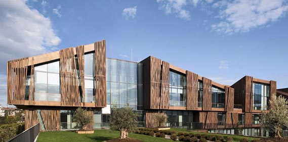 MIPIM Awards'ta En İyi Ofis Yapısı ödülü alan Selçuk Ecza projesi MIPIM Awards'ta En İyi Ofis Yapısı ödülü alan Selçuk Ecza projesi