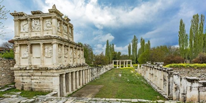 Afrodisias'ın dev havuzu bulundu