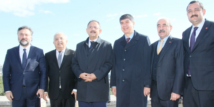 Bakan Özhaseki'den Kepez dönüşüm alanına ziyaret