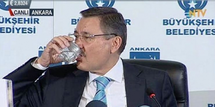 Bir devir kapandı: Melih Gökçek istifa etti